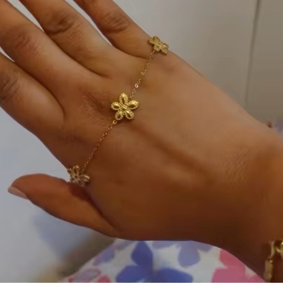 18k Gold Flower Chain Bracelet Bangle Stainless Steel Bracelet - Picture 6 of 6